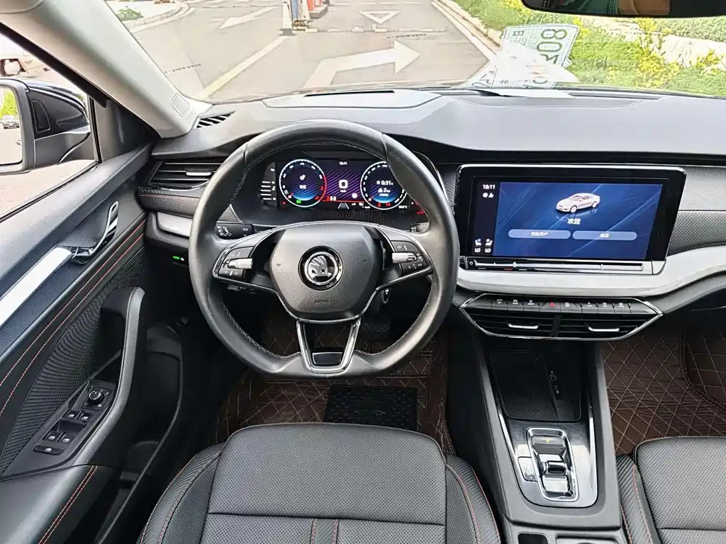 Skoda Octavia 2022 — фото 14