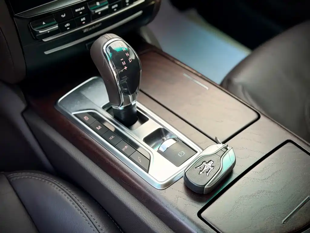 Maserati Quattroporte 2014 — фото 17