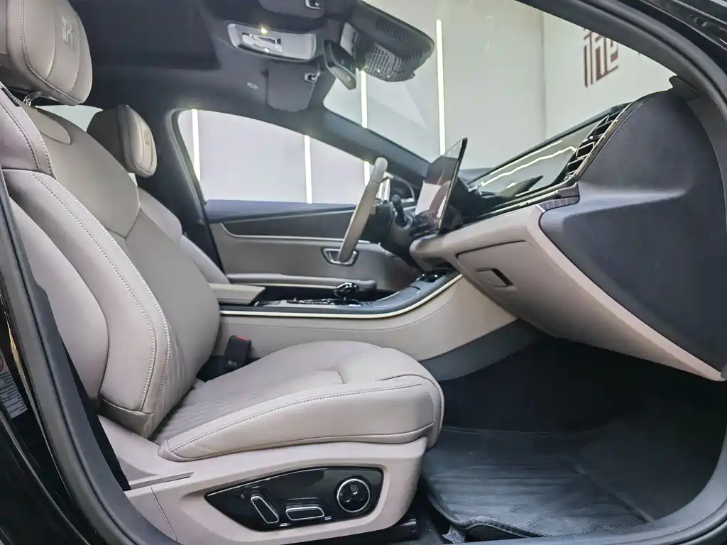 BYD Han 2025 — фото 12