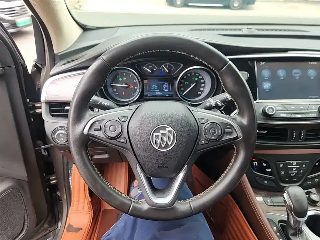Buick Envision Plus 2017 — фото 11