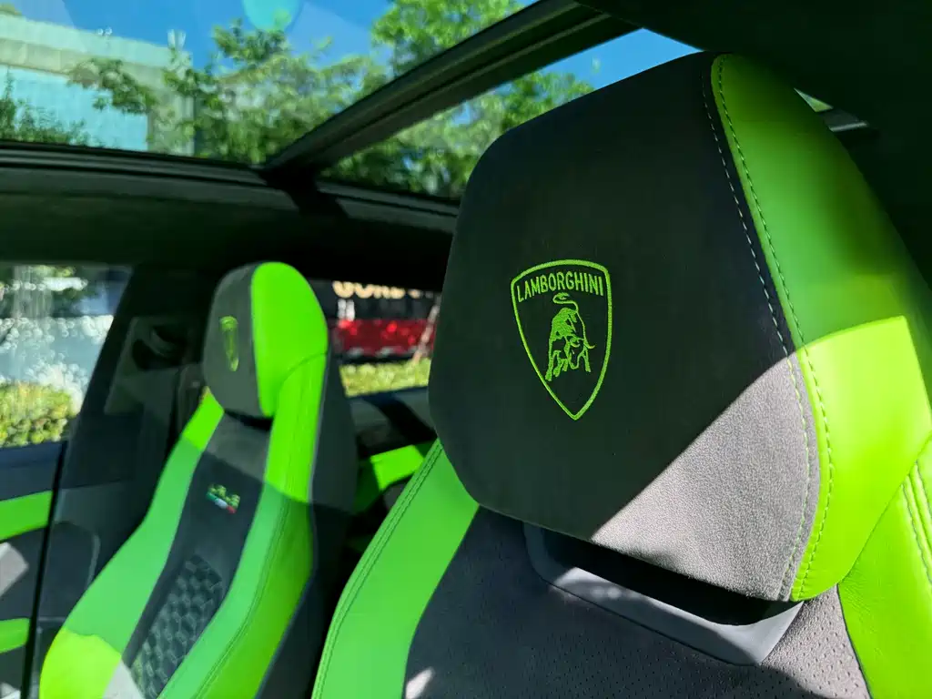 Lamborghini Urus 2023 — фото 15