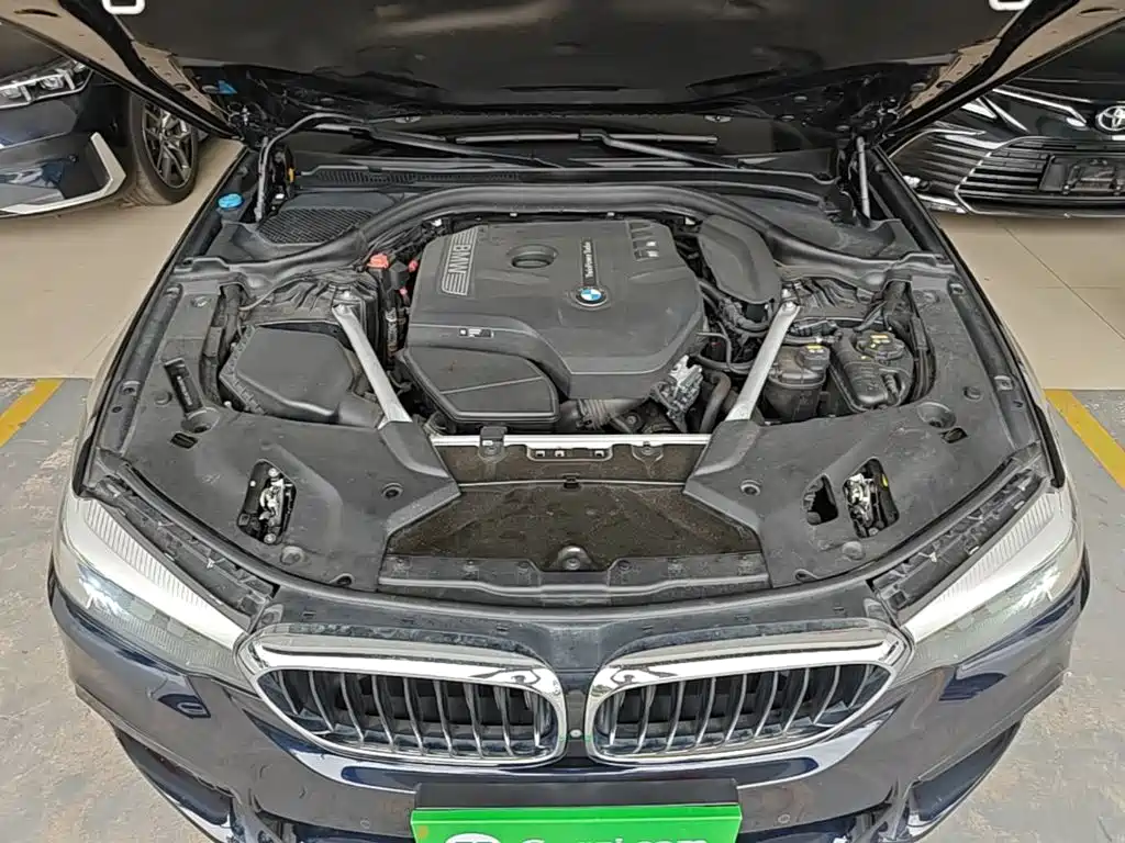 BMW 5 Series 2020 — фото 20