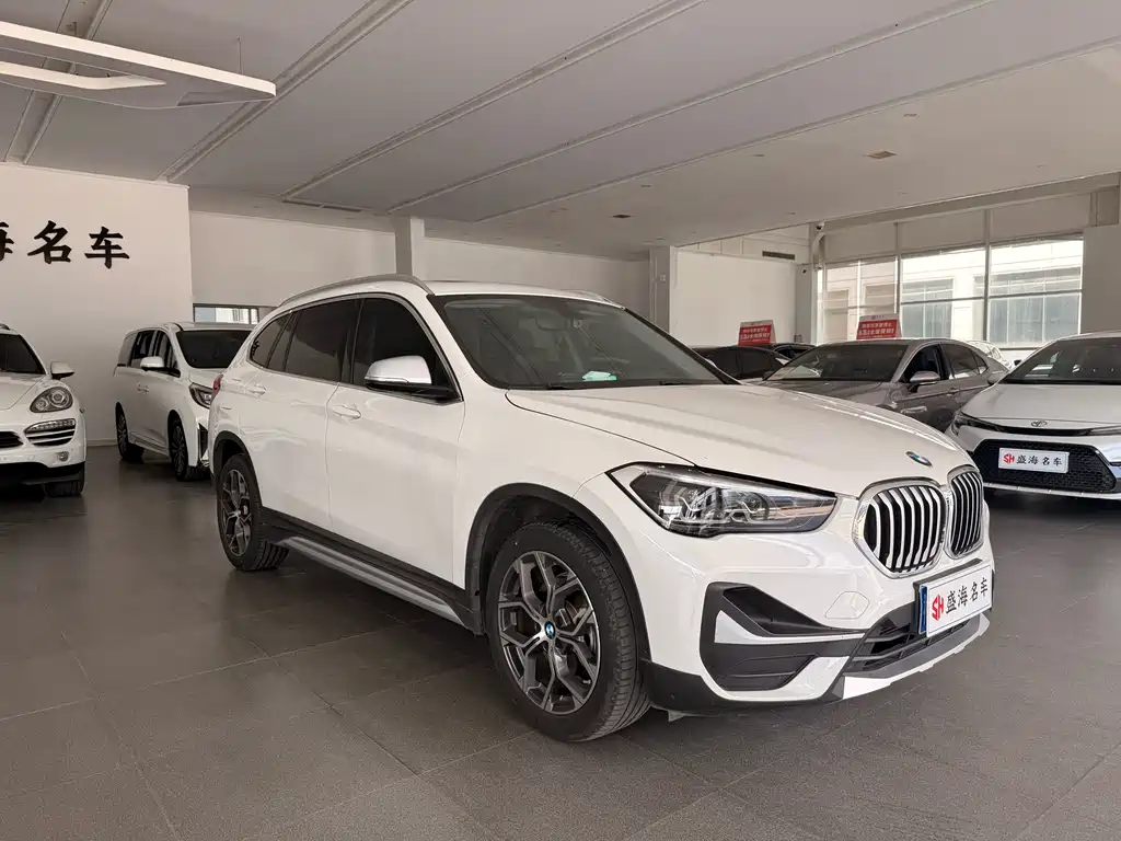 BMW X1 2022 — фото 3