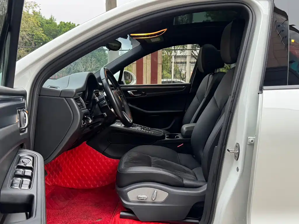 Porsche Macan 2015 — фото 9