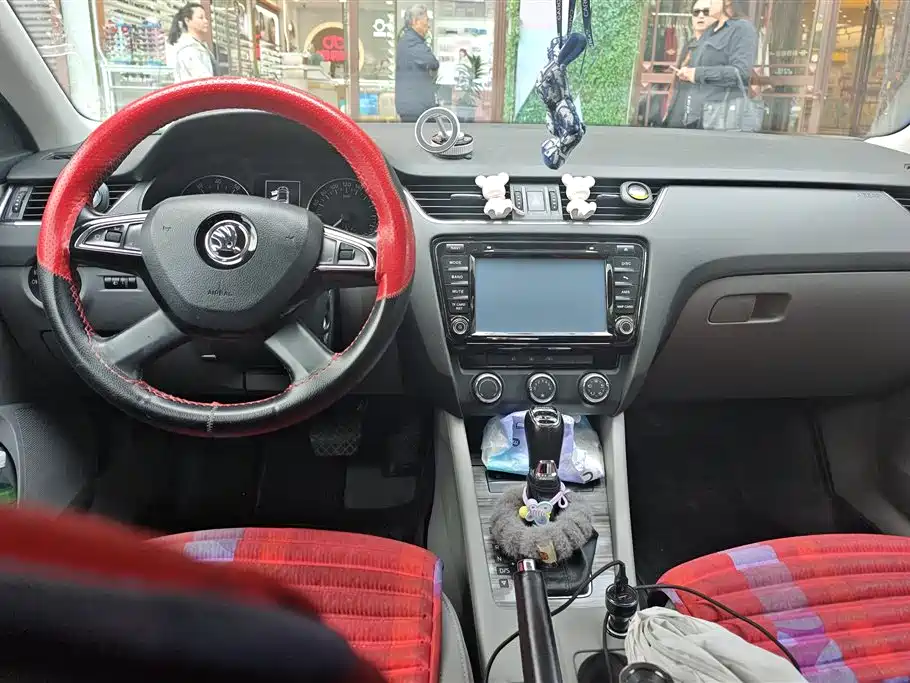 Skoda Octavia 2015 — фото 12