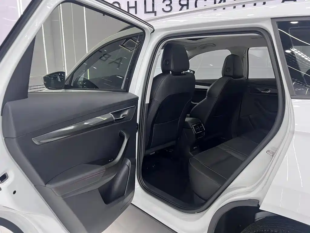 Skoda Karoq 2023 — фото 8