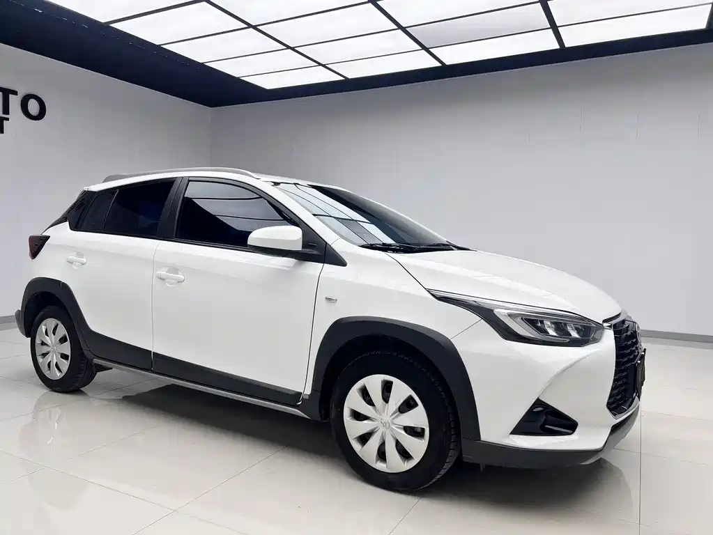 Toyota Yaris L 2022