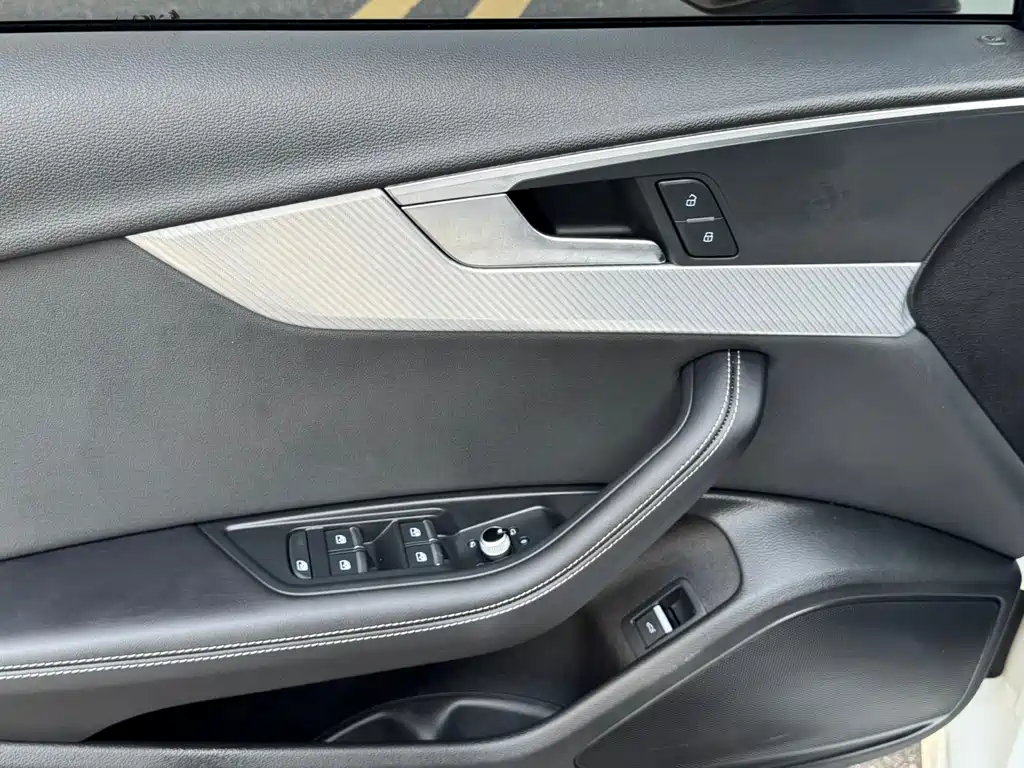Audi A4L 2020 — фото 22