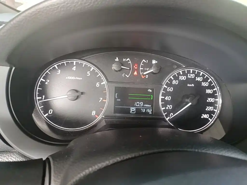 Nissan Tiida 2018 — фото 12