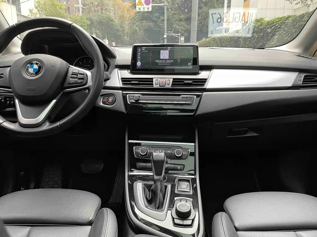 BMW 2 Series Active Tourer 2017 — фото 8