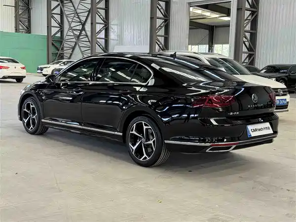 Volkswagen Magotan 2025