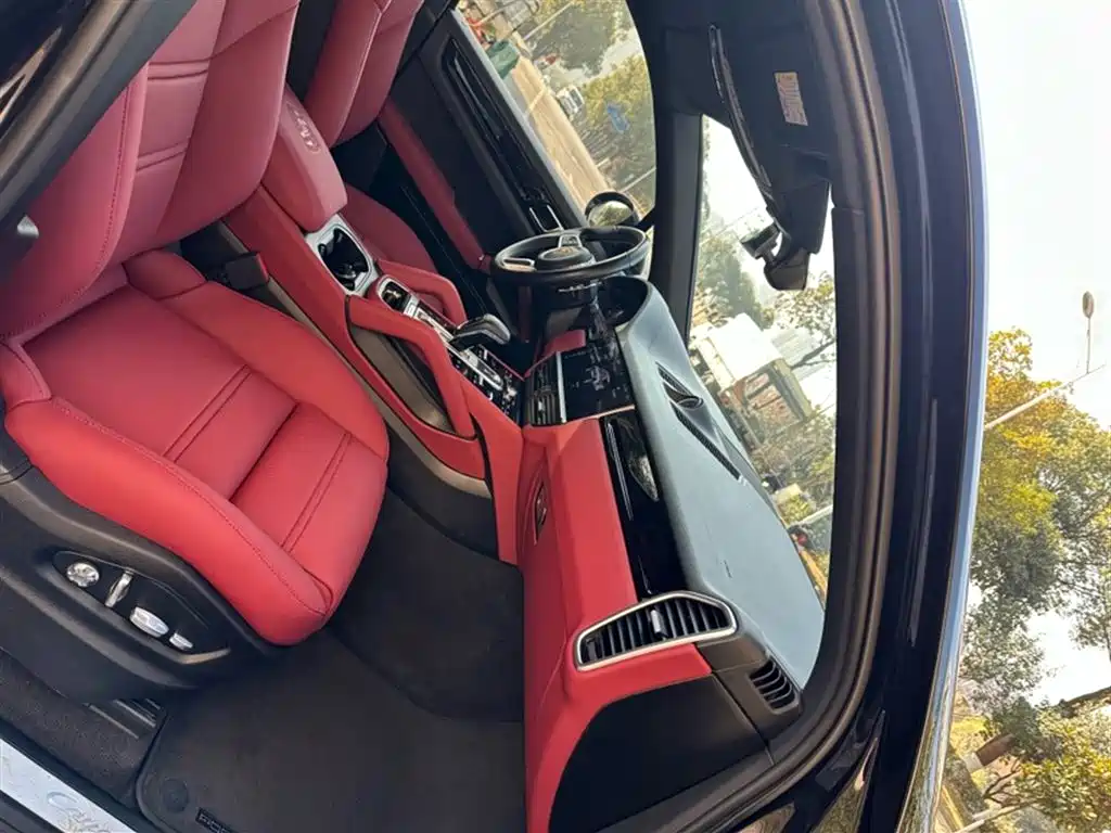 Porsche Cayenne 2019 — фото 15