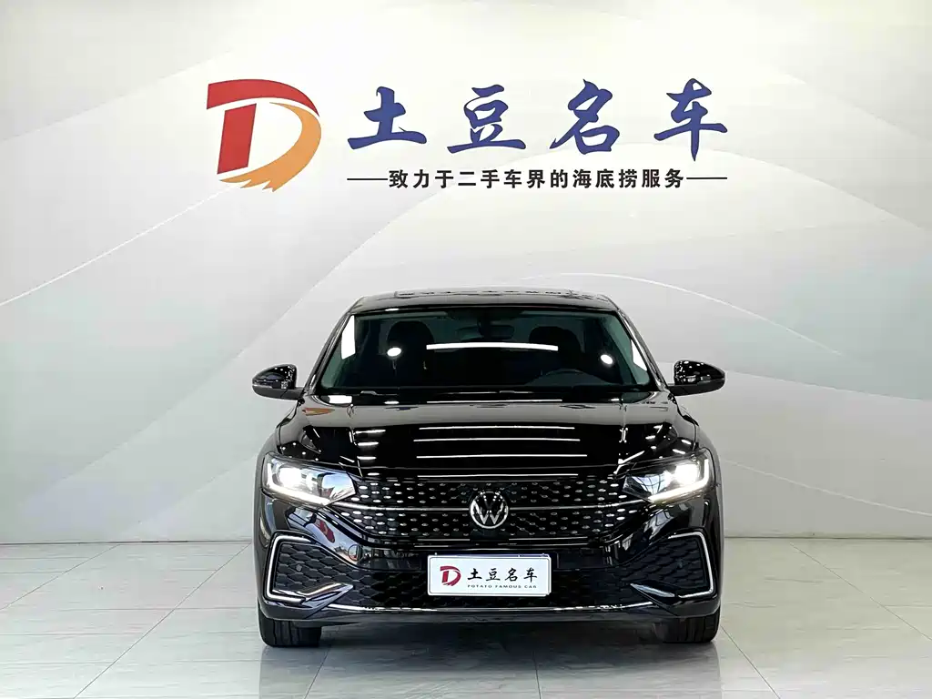 Volkswagen Passat 2023