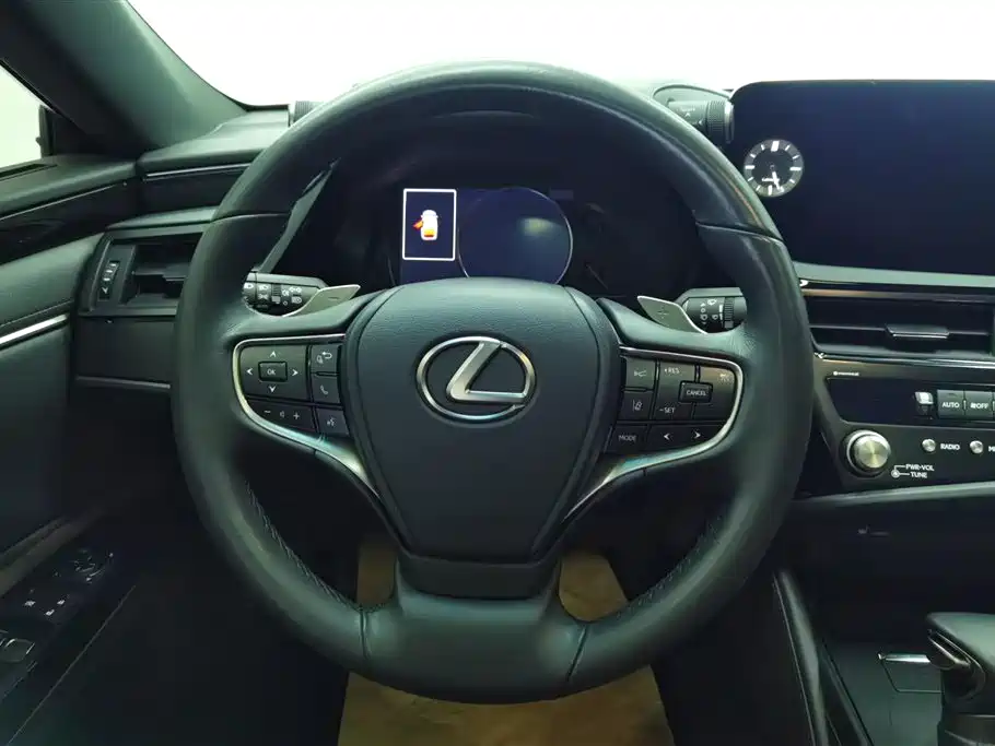Lexus ES 2023 — фото 15