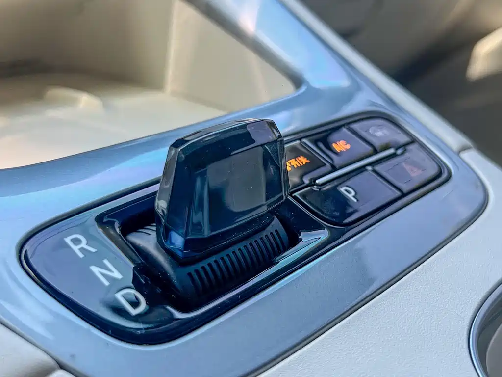 Geely Galaxy Starwish 2024 — фото 9