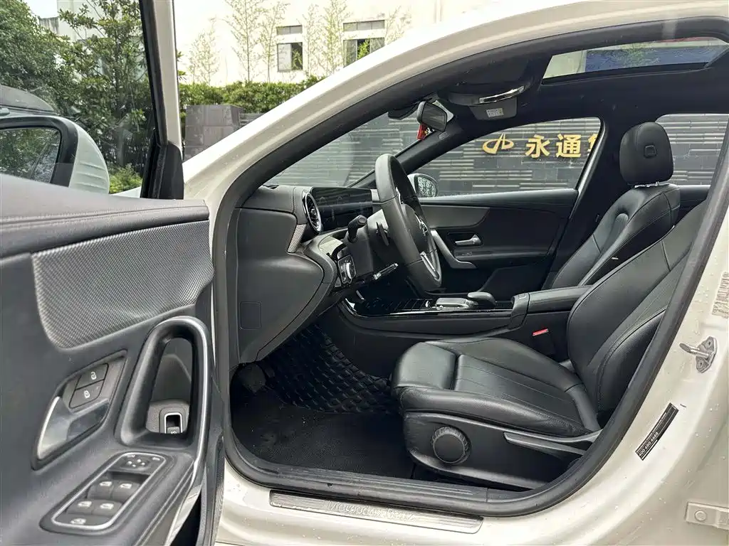 Mercedes-Benz A-Class 2021 — фото 4