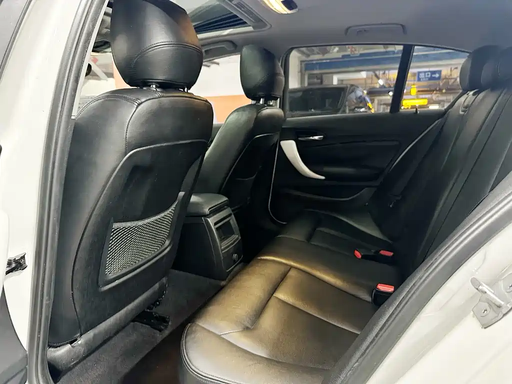 BMW 1 Series 2015 — фото 17