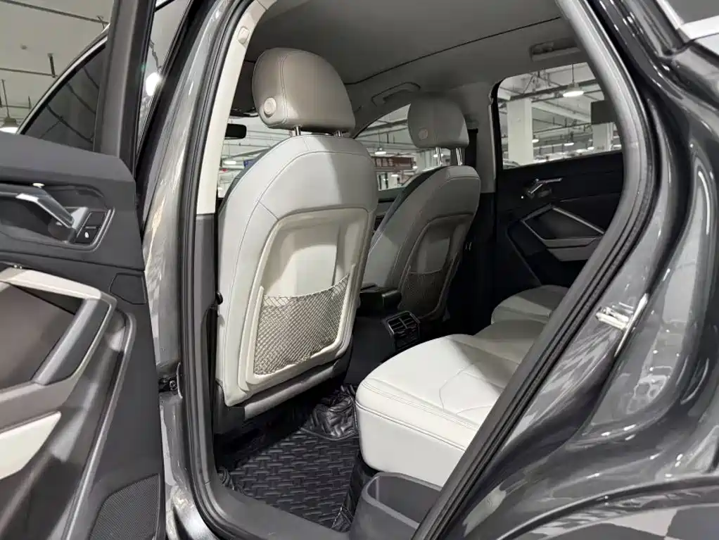 Audi Q3 2020 — фото 13