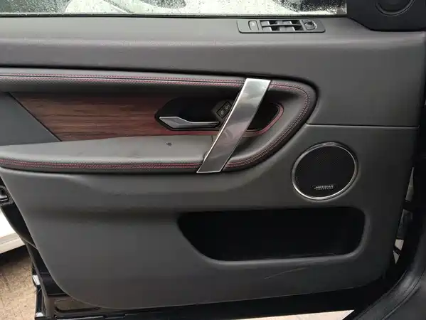 Land Rover Discovery Sport 2021