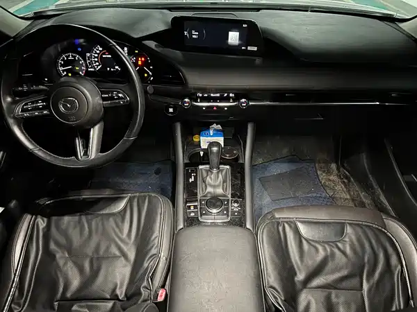 Mazda 3 Axela 2023
