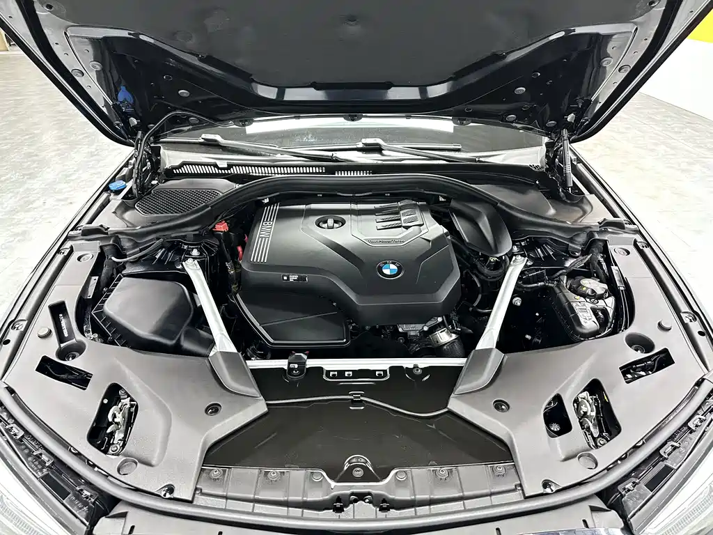 BMW 5 Series 2023 — фото 13