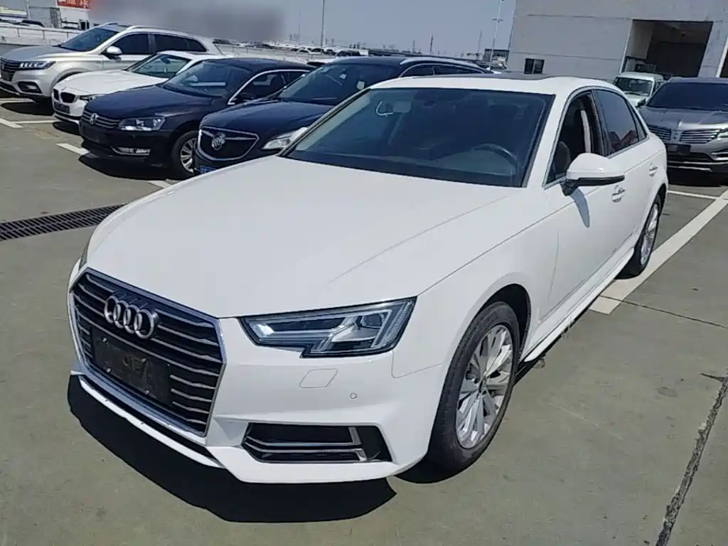 Audi A4L 2019 — фото 1