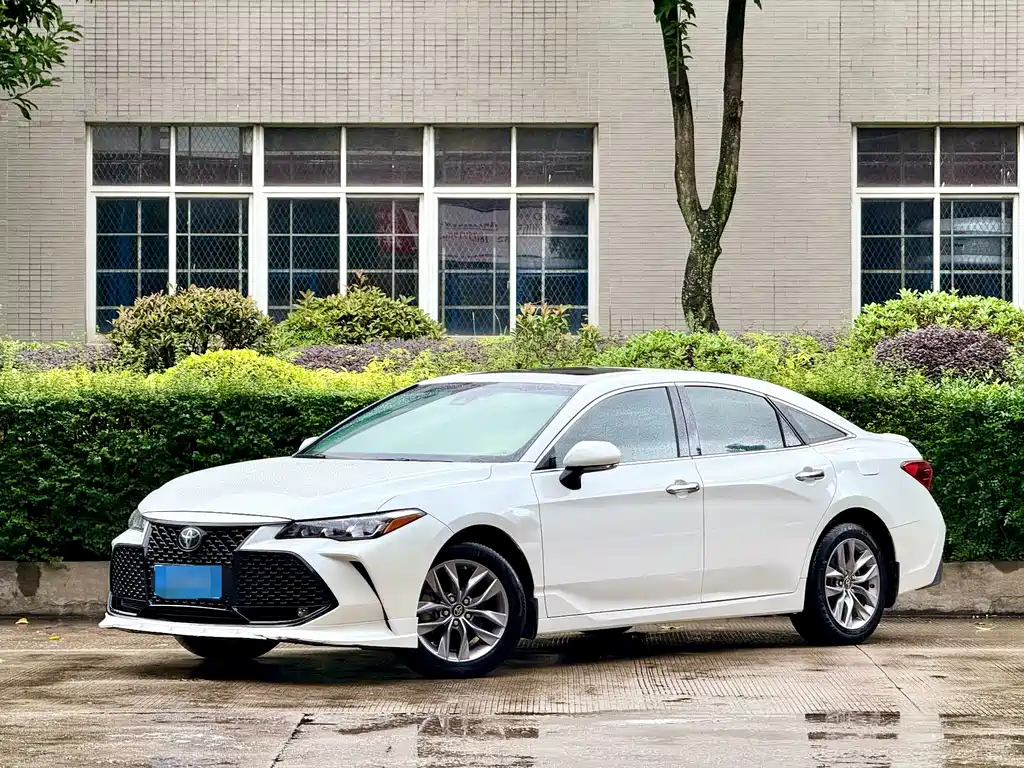Toyota Avalon 2020 — фото 1
