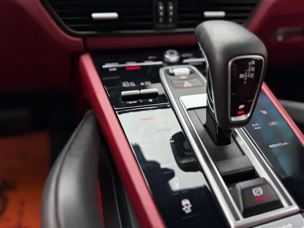 Porsche Cayenne 2018 — фото 10