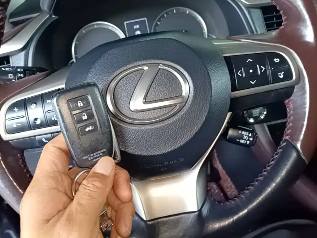 Lexus RX 2018 — фото 9