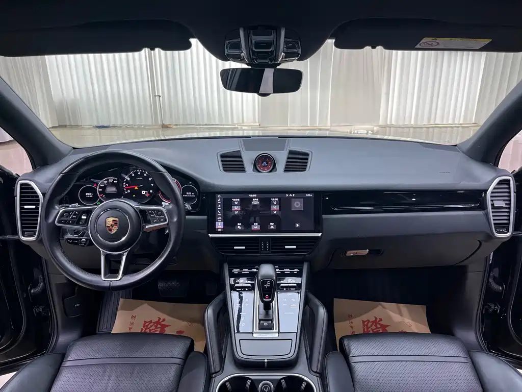 Porsche Cayenne 2019 — фото 14