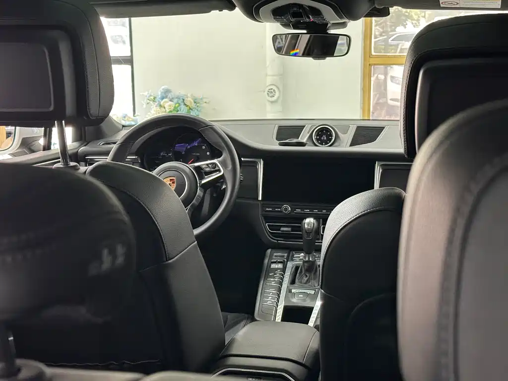 Porsche Macan 2019 — фото 18