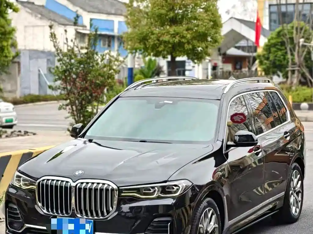 BMW X7 2021 — фото 1
