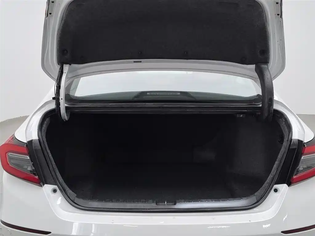 Honda Accord 2022 — фото 16