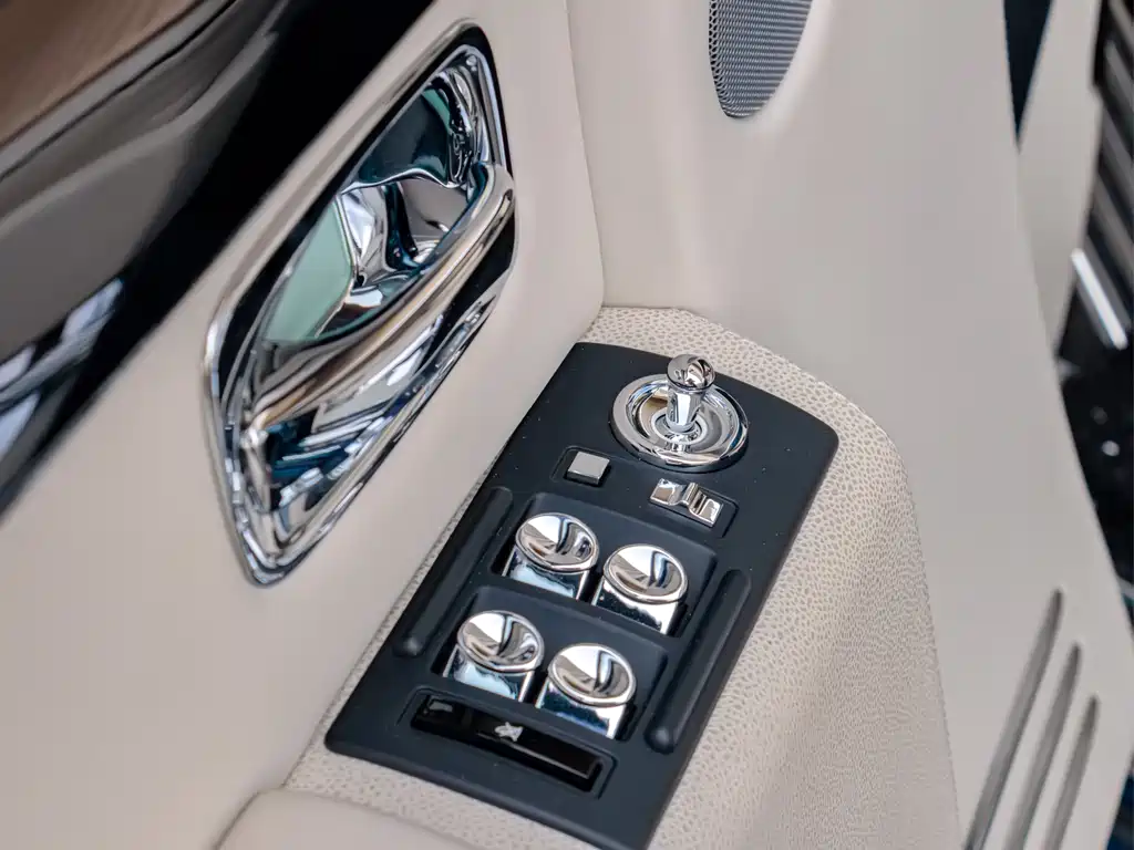 Rolls-Royce Phantom 2013 — фото 16
