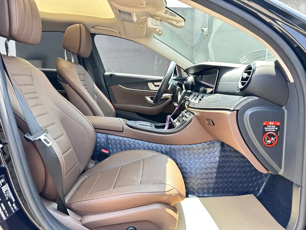Mercedes-Benz E-Class 2020 — фото 17