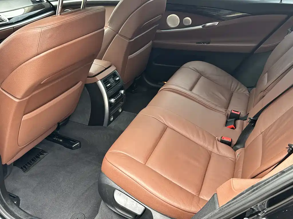 BMW 5 Series GT 2013 — фото 2