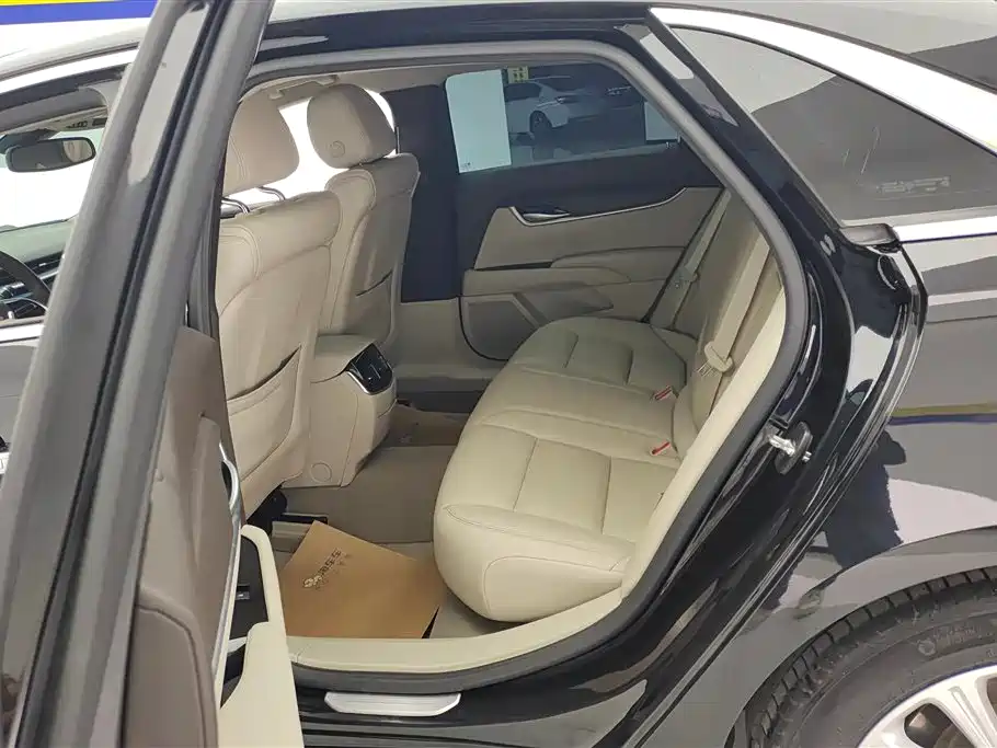 Cadillac XTS 2016 — фото 11
