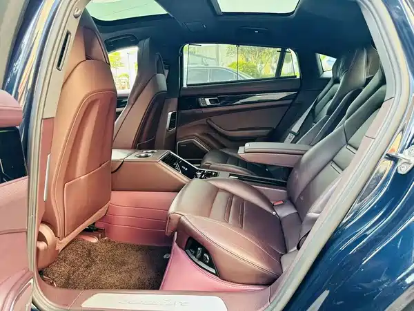 Porsche Panamera 2022