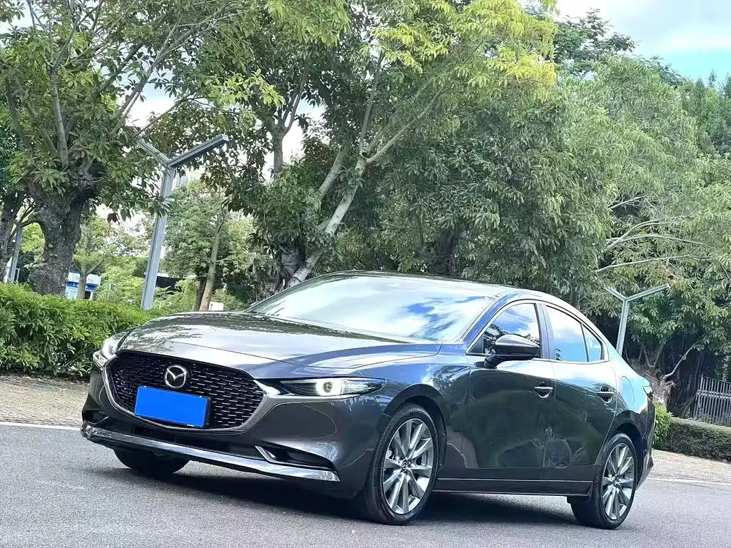 Mazda 3 Axela 2022 — фото 10
