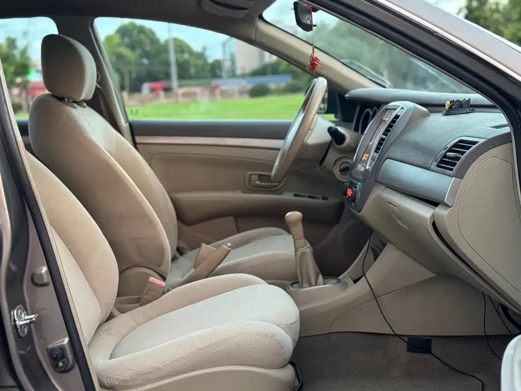 Nissan Sylphy 2014 — фото 7