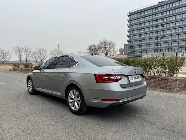 Skoda Superb 2016