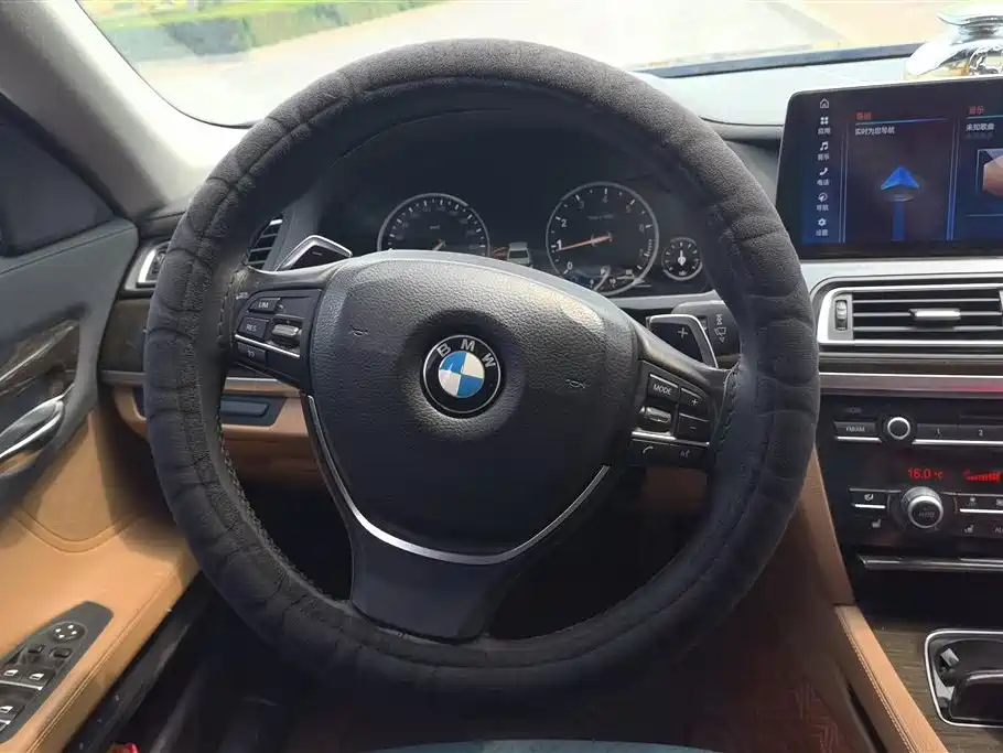 BMW 7 Series 2013 — фото 15
