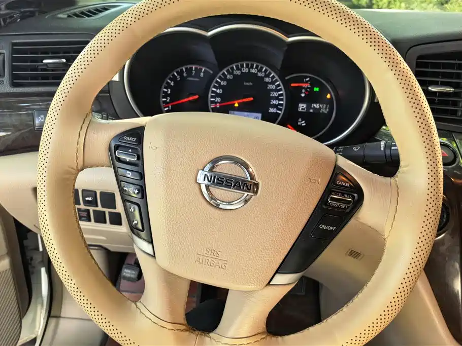 Nissan Quest 2013 — фото 15