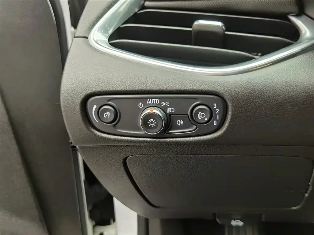 Chevrolet Malibu XL 2020 — фото 21