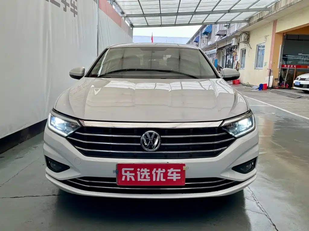 Volkswagen Sagitar 2019