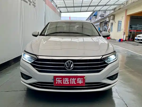 Volkswagen Sagitar 2019
