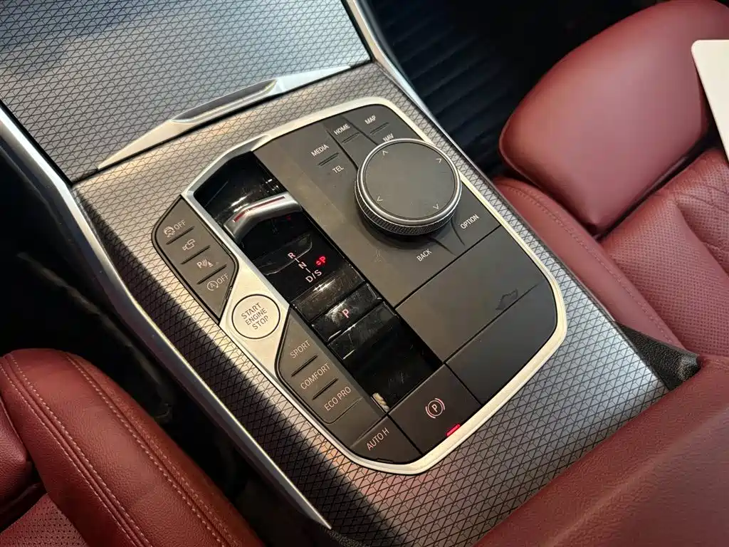 BMW 3 Series 2024 — фото 13