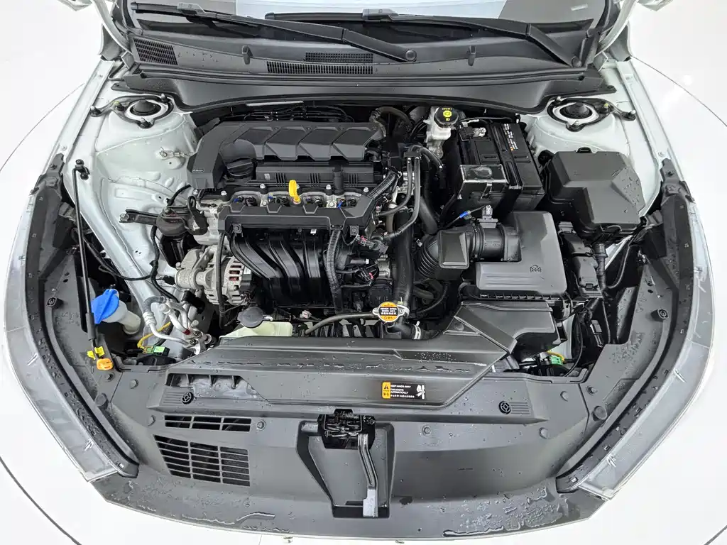Hyundai Elantra 2023 — фото 31