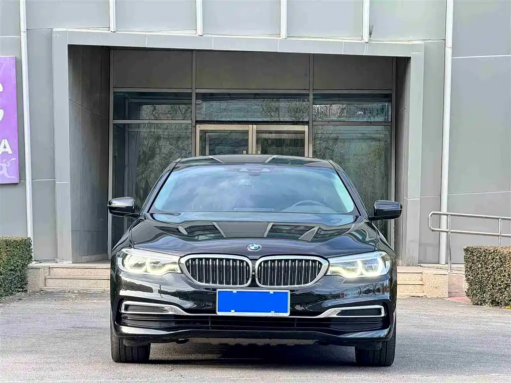 BMW 5 Series 2020 — фото 2