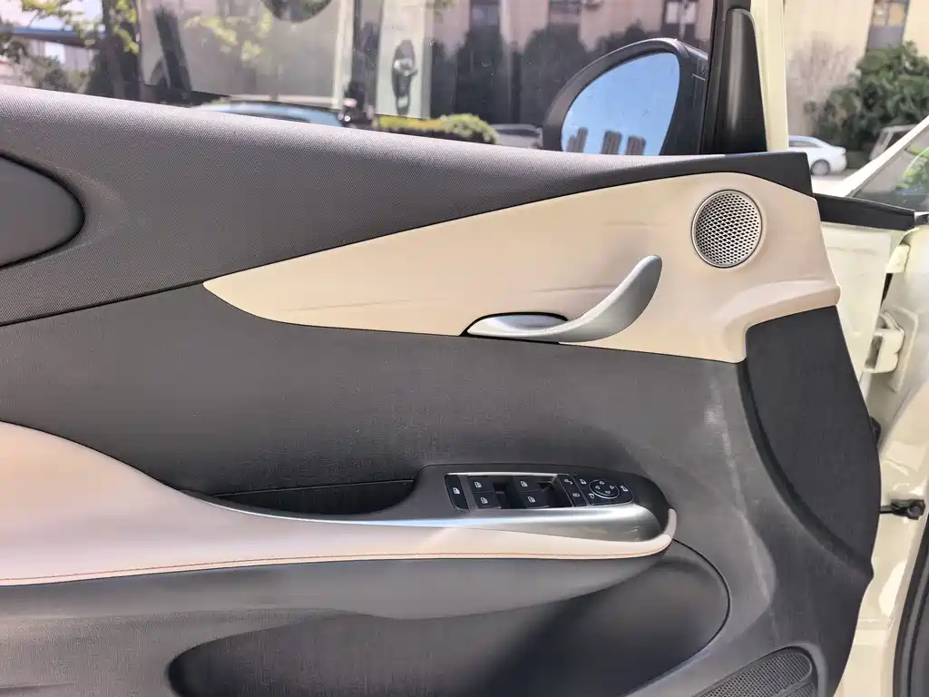 BYD Dolphin 2023